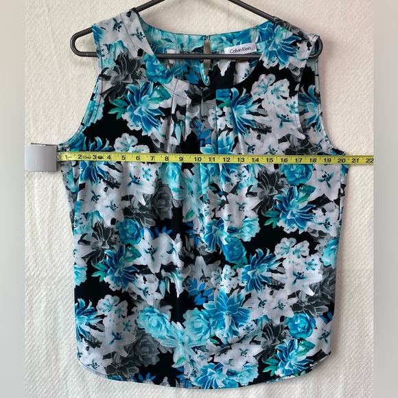 Calvin Klein Blouse - Sleeveless - Pleated Front - Airy - Picture 2 of 5
